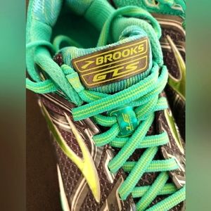 Women's 8.5 B GTS Brooks running shoes. Worn a handful of times.